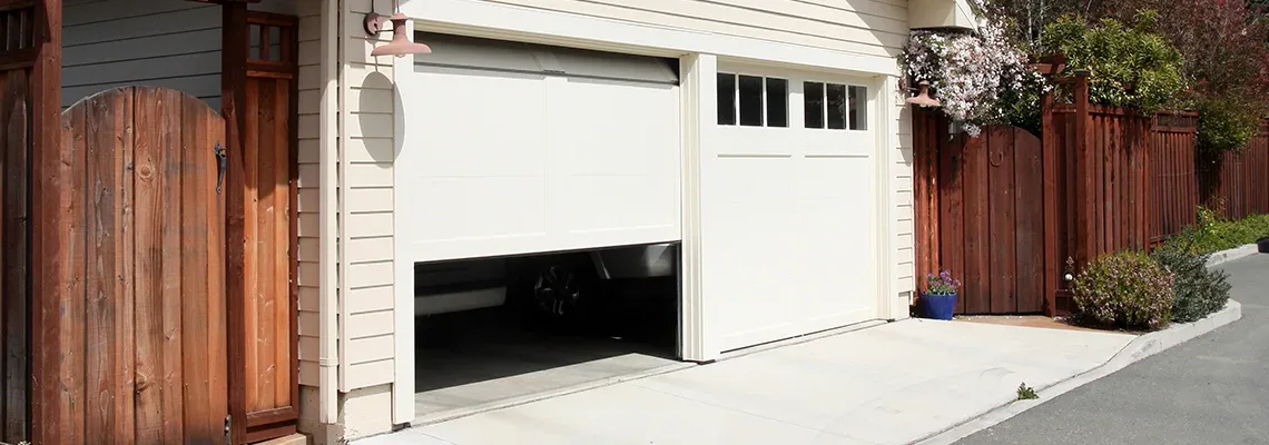 Repair Garage Door Won't Close Light Blinks in Lake in the Hills, Illinois