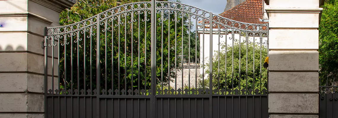 Wooden Swing Gate Repair in Lake in the Hills, IL